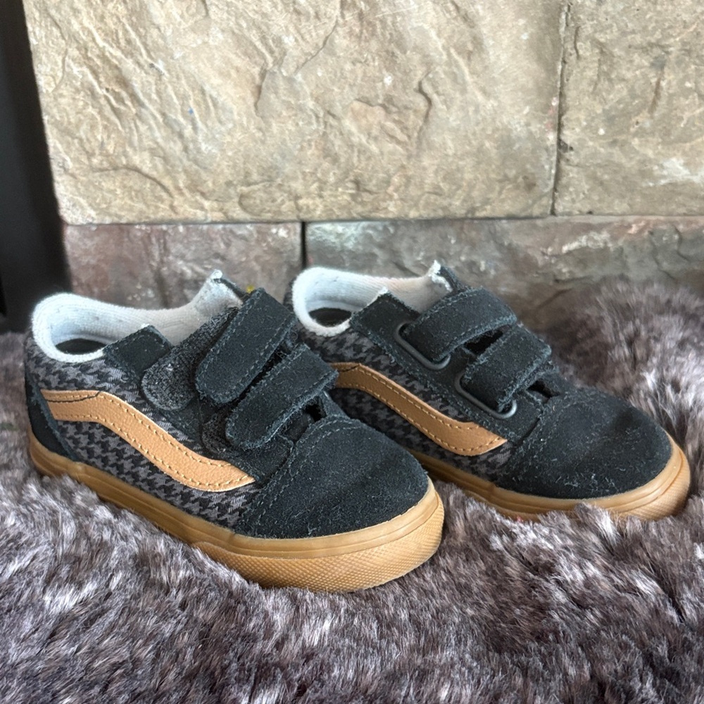 Kids Vans Black and Tan Shoes